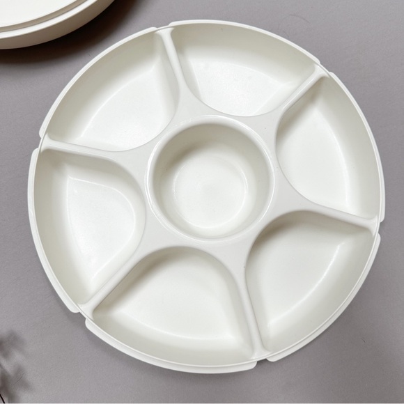 TUPPERWARE Vintage Serving Center Tray Off White Veggie 1665-3 - Picture 3 of 7